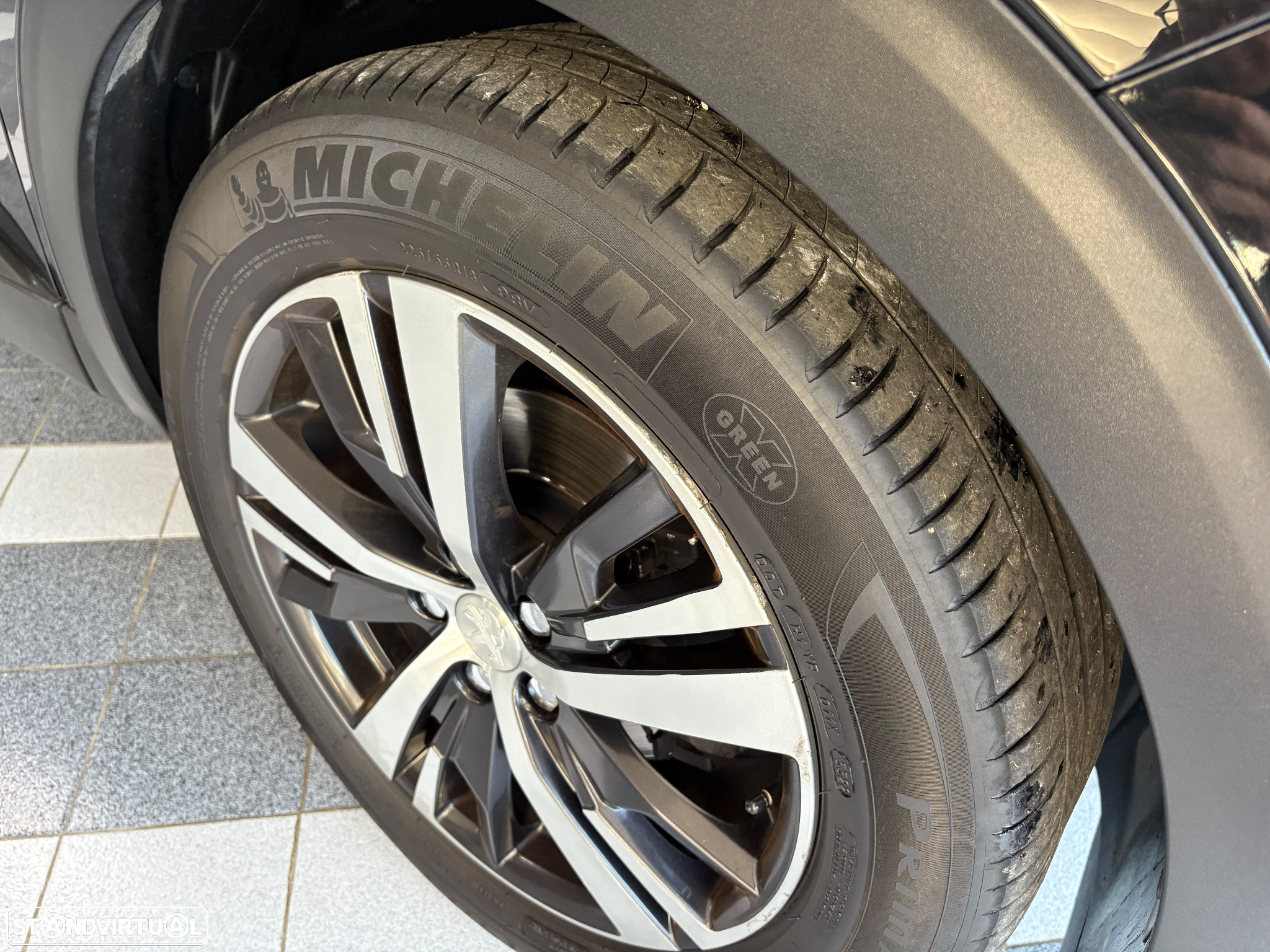 Peugeot 5008 1.6 HDi Allure J17 - 25