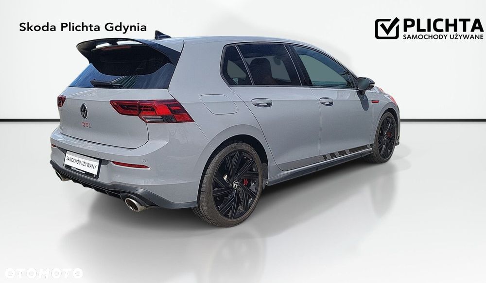 Volkswagen Golf - 6