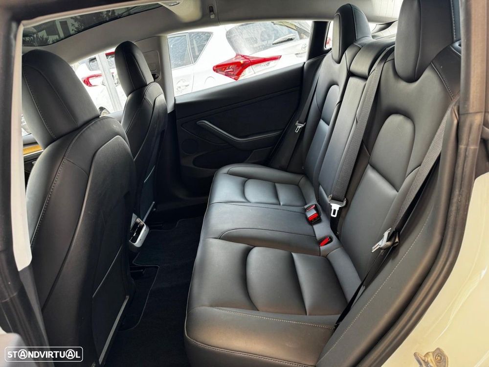 Tesla Model 3 Standard Range Plus RWD - 24