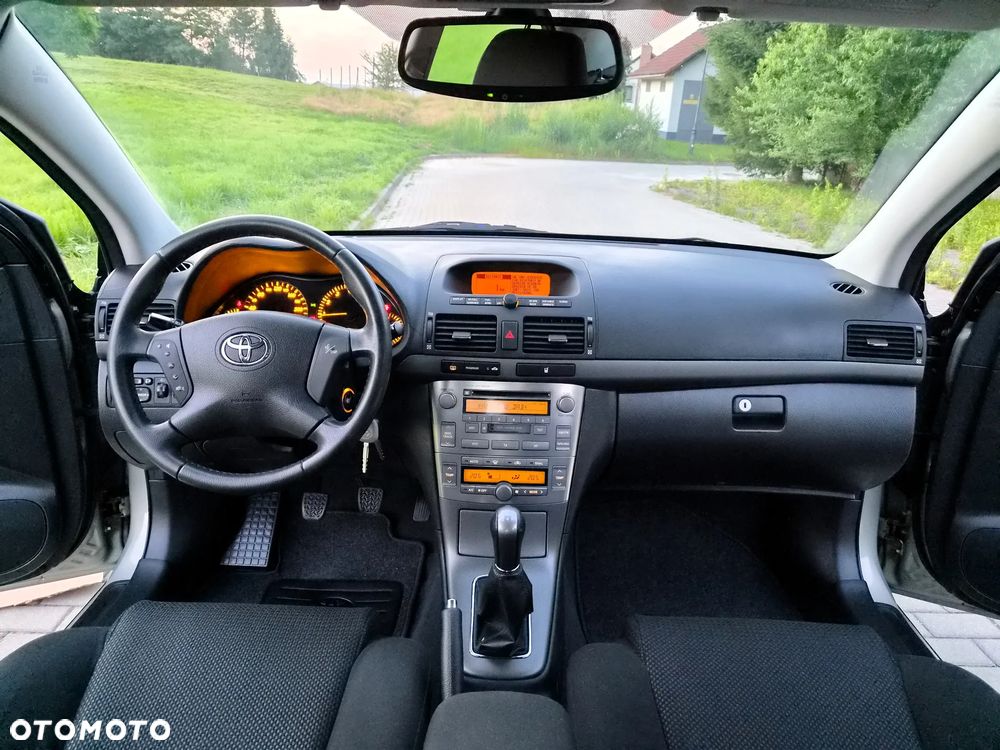 Toyota Avensis 2.0 VVT-i Travel - 9