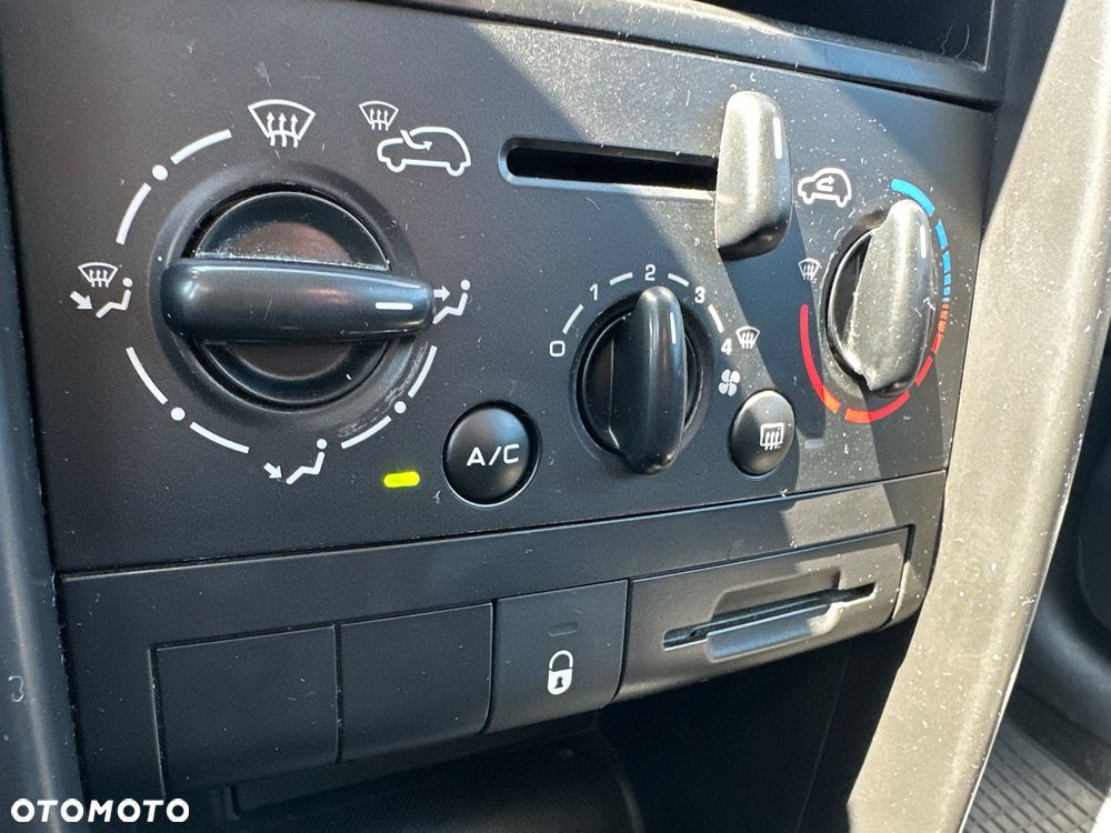 Peugeot 207 1.4 16V Trendy - 33