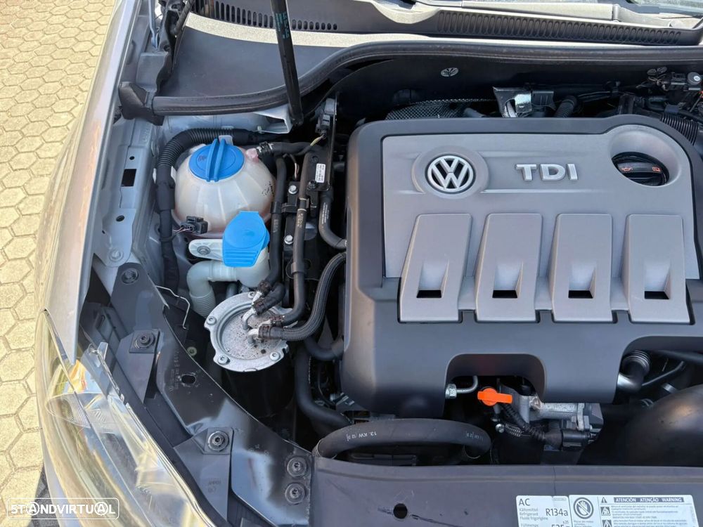VW Golf 2.0 TDi Highline DSG - 16