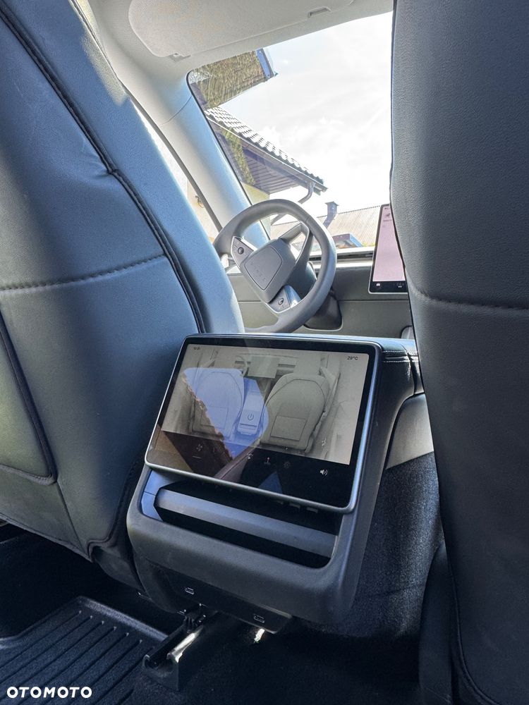 Tesla Model Y - 19
