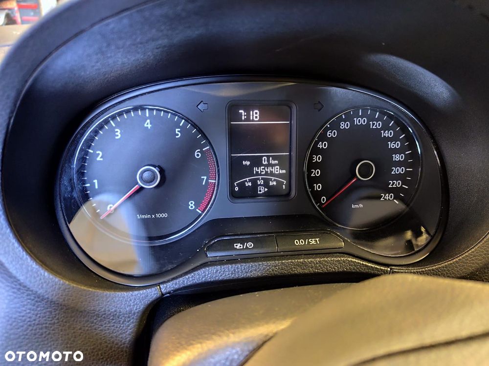 Volkswagen Polo 1.2 Blue Motion Technology Comfortline - 19