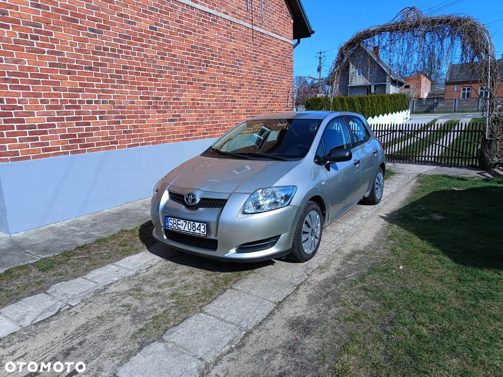 Toyota Auris - 1