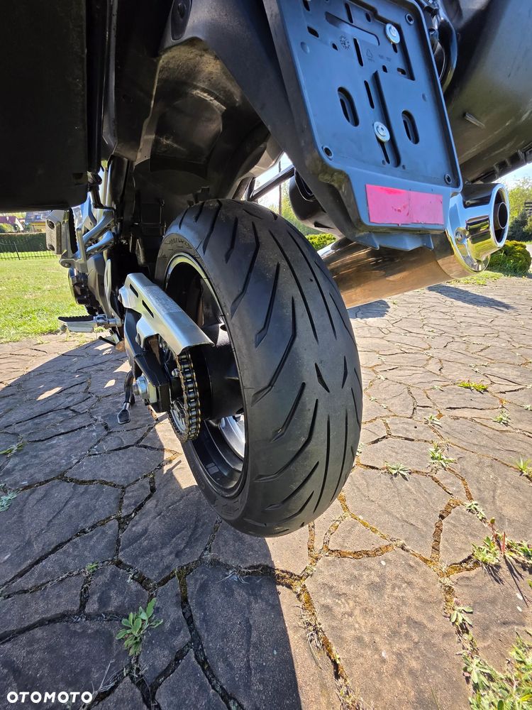Suzuki GSX - 13