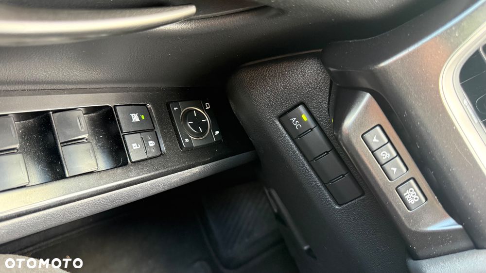 Lexus UX 250h F Sport 2WD - 24