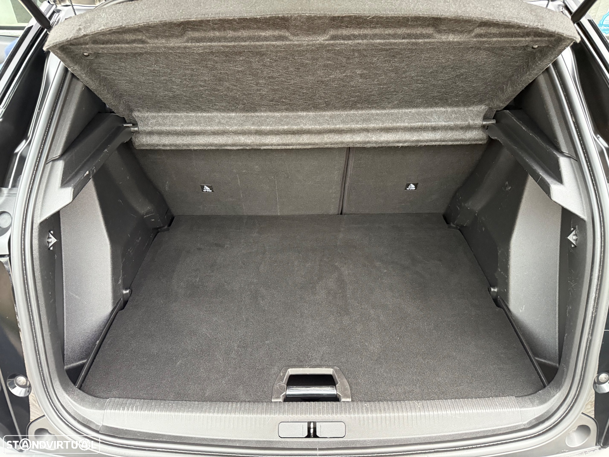 Peugeot 2008 1.2 PureTech Allure - 27