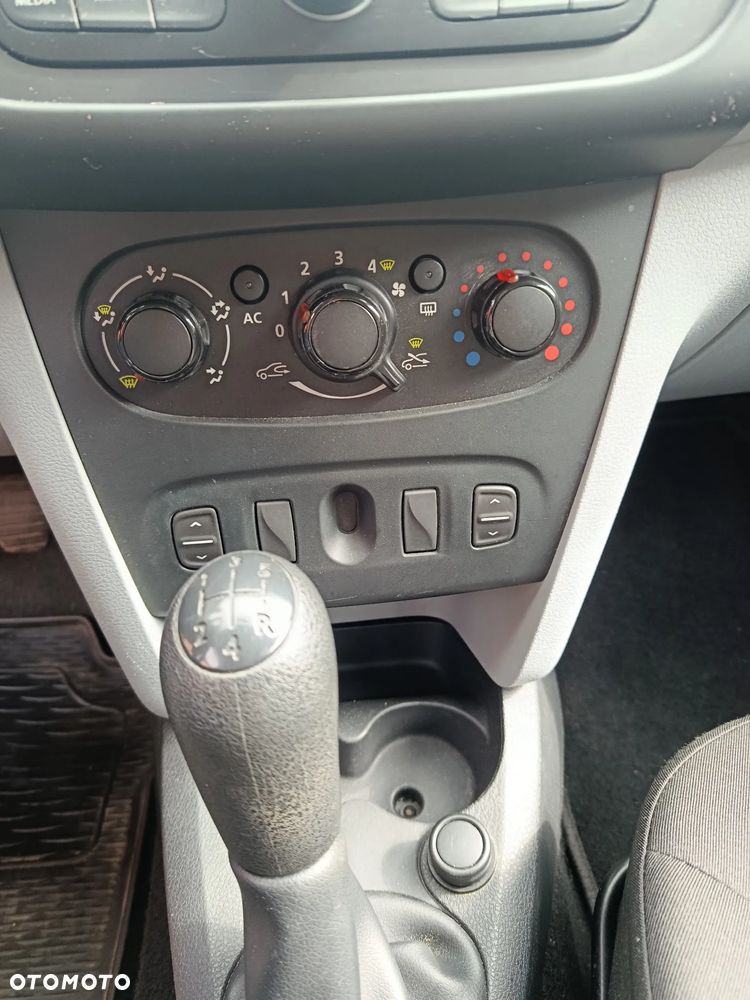 Dacia Sandero - 19