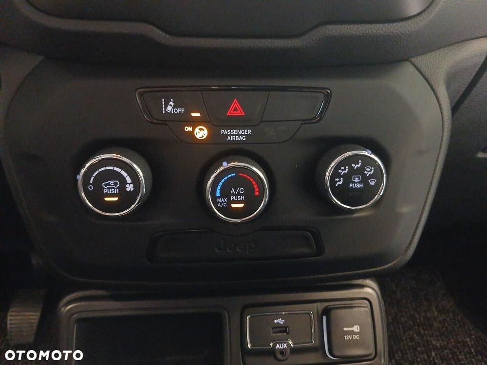 Jeep Renegade - 16