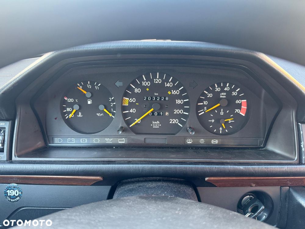 Mercedes-Benz W124 (1984-1993) - 22