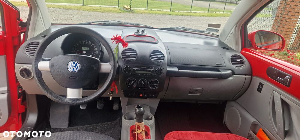 Volkswagen New Beetle - 5