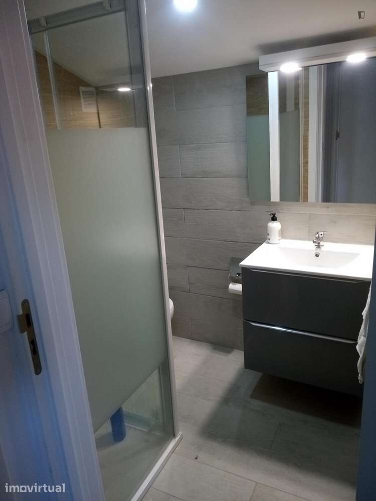 Apartamento com 2 quartos - localizado em Ramalde Porto - Grande imagem: 5/12