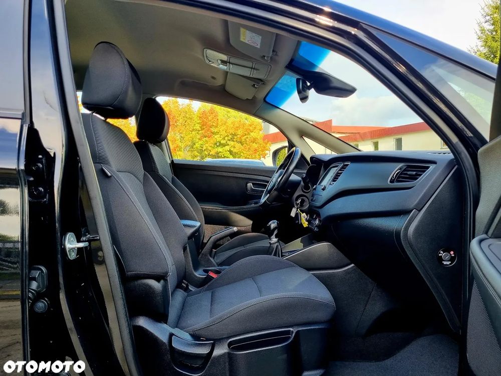 Kia Carens 1.7 CRDi L 7os - 12
