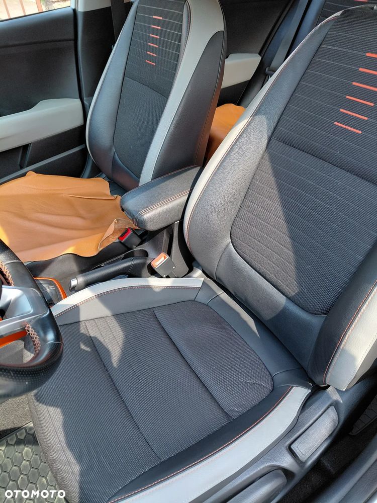Kia Stonic 1.4 L - 7