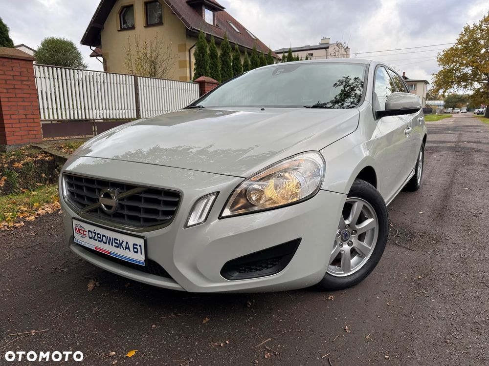 Volvo V60 D3 Momentum - 3