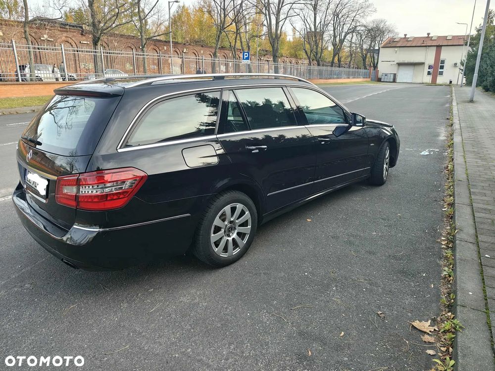 Mercedes-Benz Klasa E 300 CDI BlueEff Avantgarde - 3