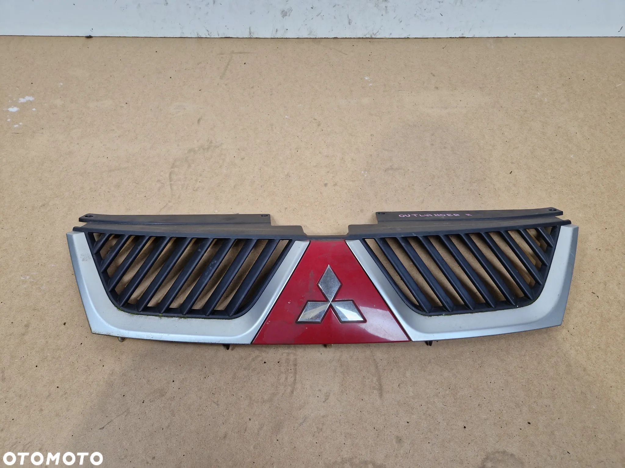 Mitsubishi Outlander II grill atrapa chłodnicy. - 1
