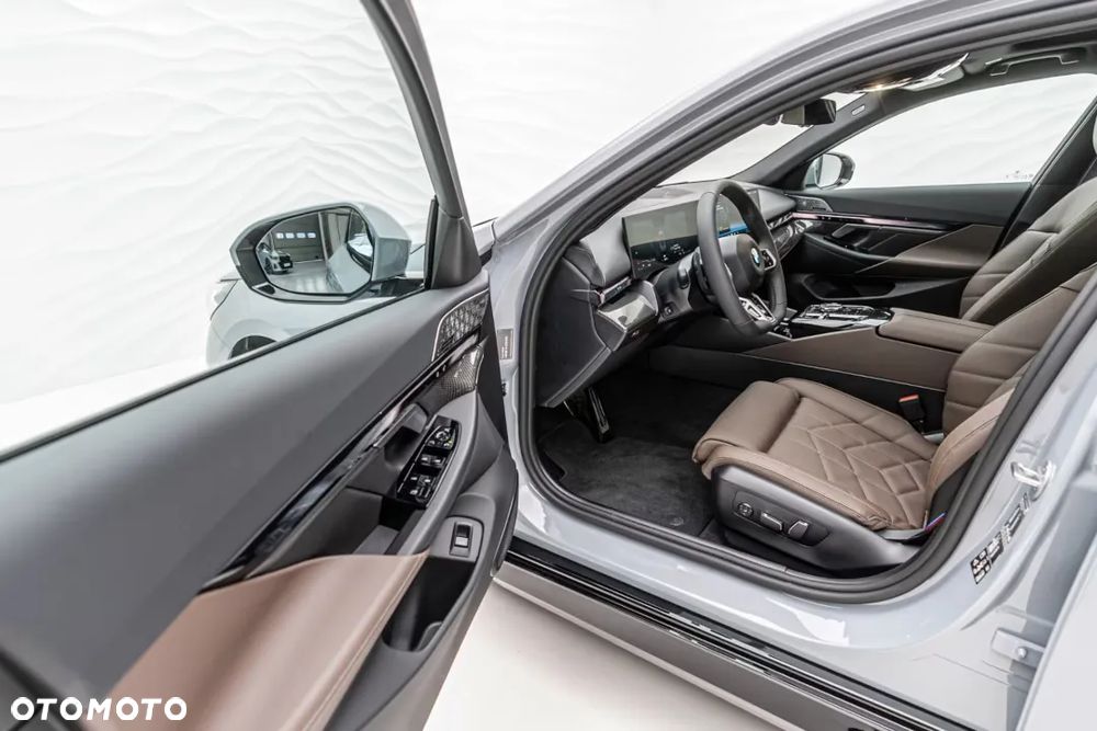 BMW Seria 5 520d xDrive mHEV - 20