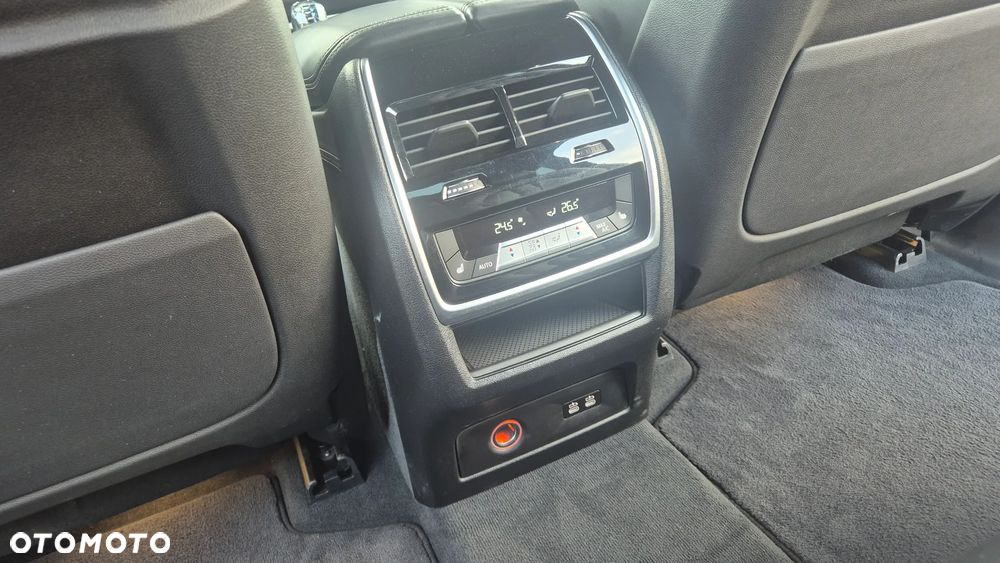 BMW X7 M50i - 3
