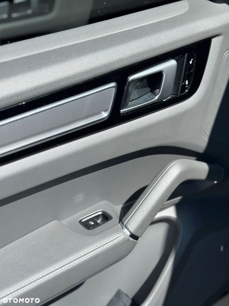 Porsche Cayenne Platinum Edition - 13