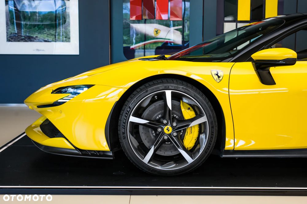 Ferrari SF90 Stradale - 11