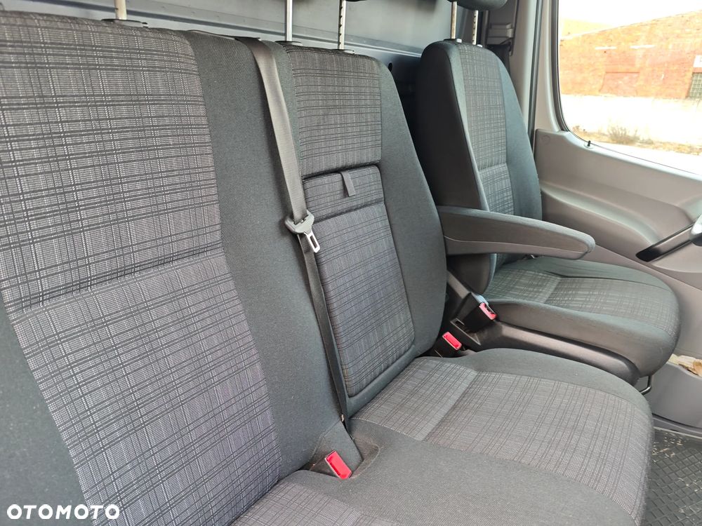 Mercedes-Benz Sprinter - 10