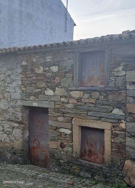 Casa de Xisto aldeia de Sarzedas para recuperar - Grande imagem: 3/8