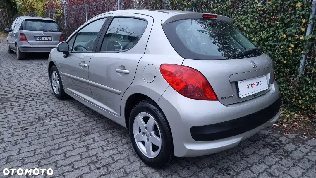 Peugeot 207 1.4 16V Trendy - 28