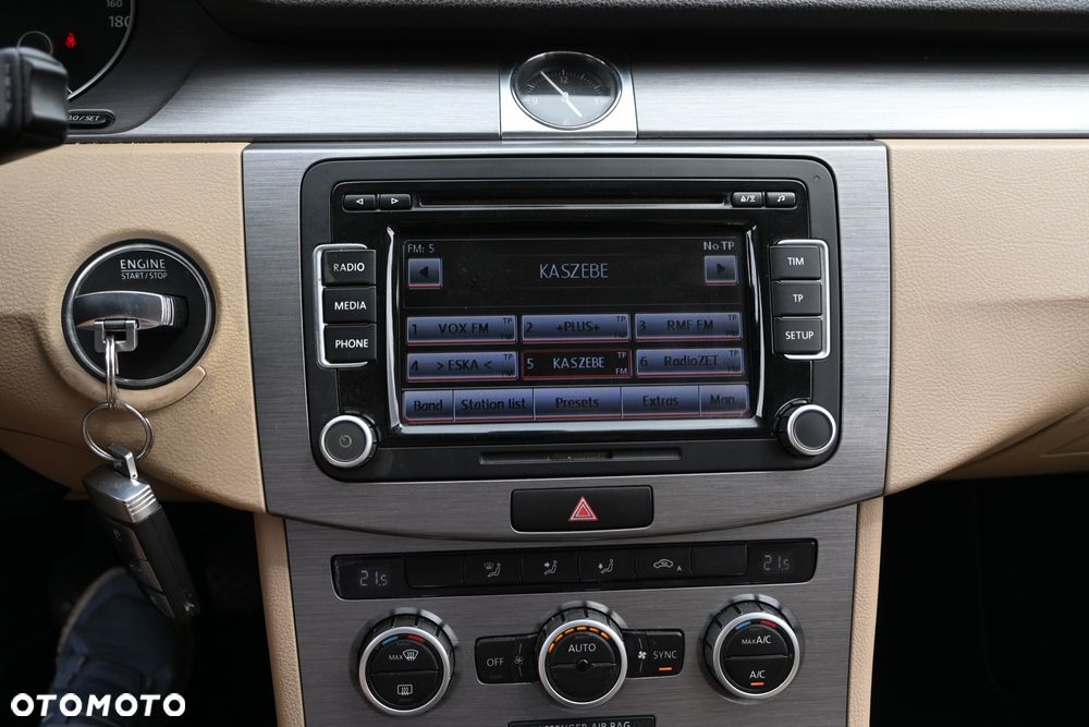 Volkswagen Passat 2.0 TDI Highline - 14