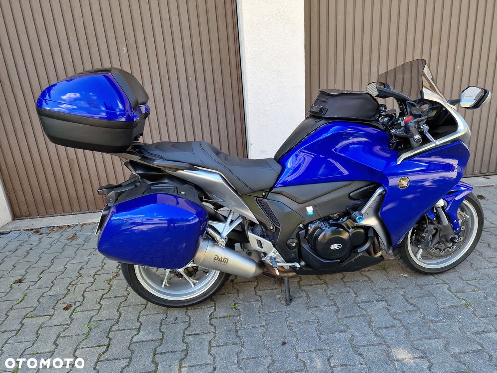 Honda VFR - 12