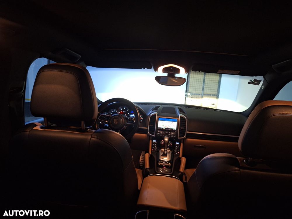Porsche Cayenne 3.0 L - 18
