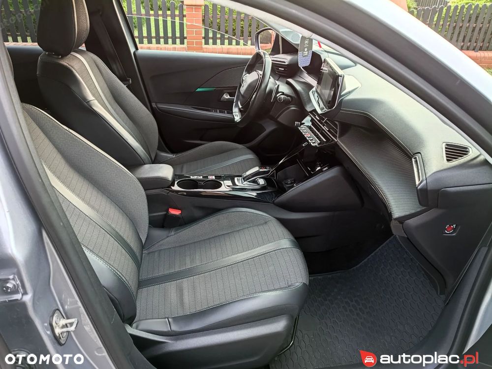Peugeot 208 - 16