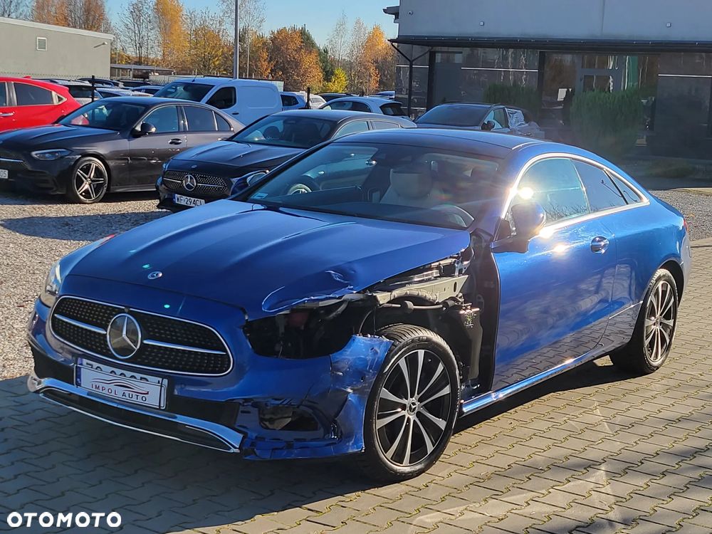 Mercedes-Benz Klasa E 200 4Matic 9G-TRONIC Avantgarde - 2