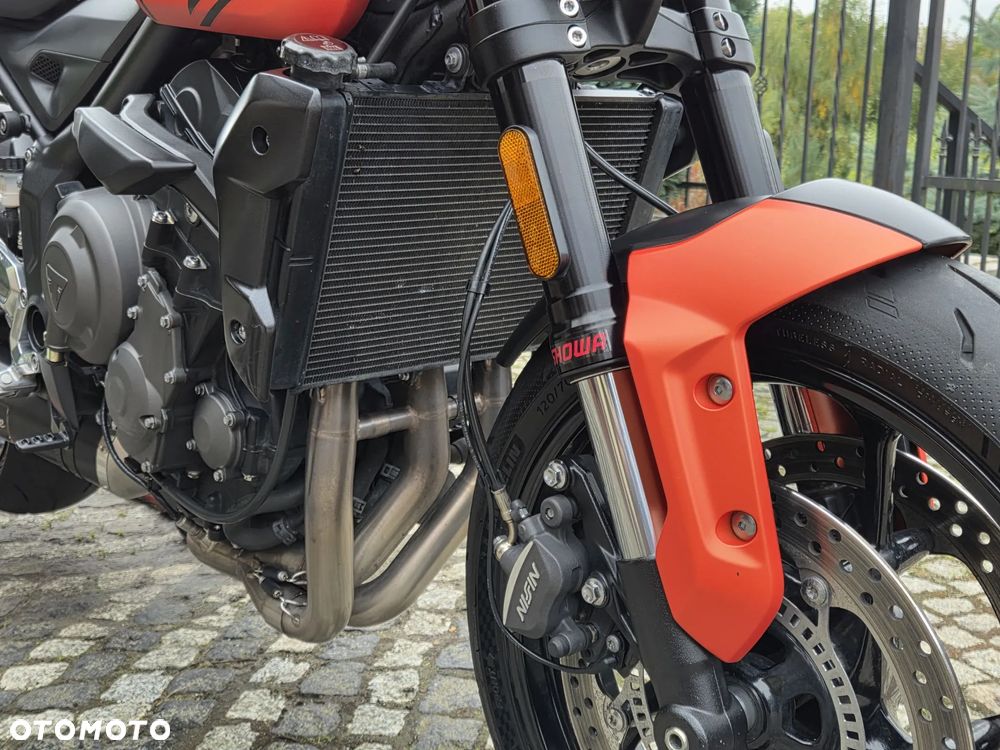 Triumph Trident - 28