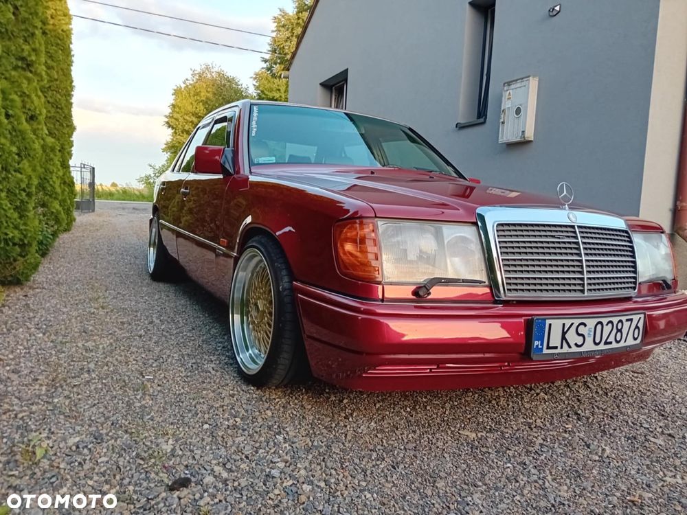 Mercedes-Benz Klasa E 300T E-24 - 15