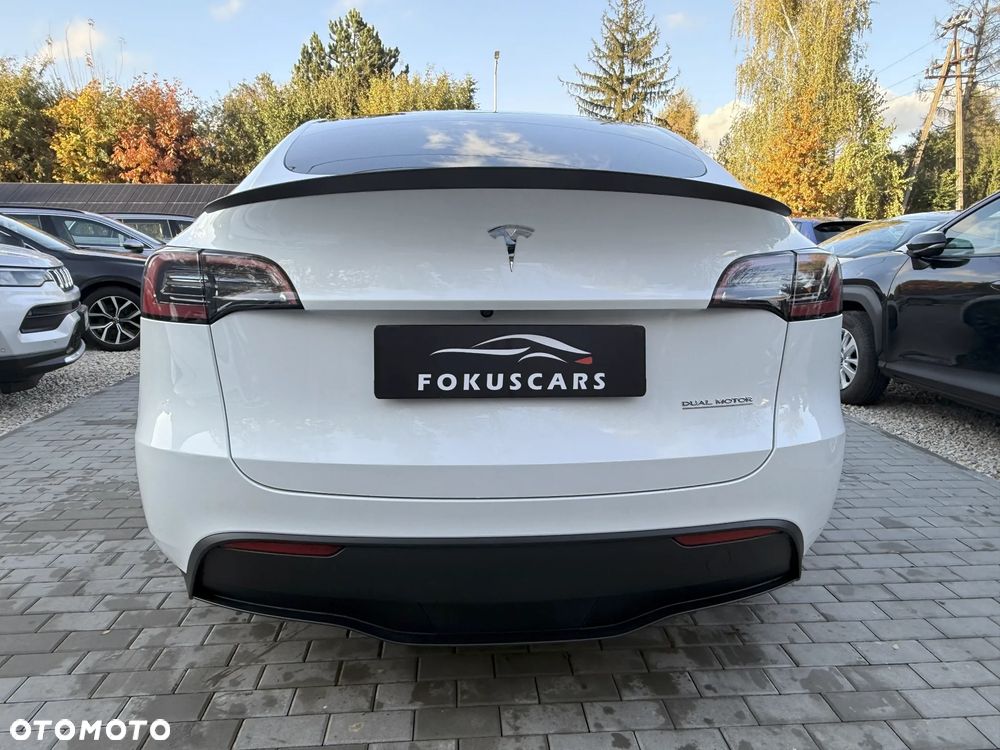 Tesla Model Y Performance AWD - 11