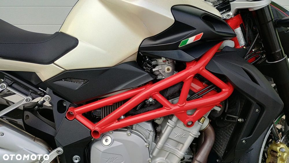 MV AGUSTA Brutale - 6