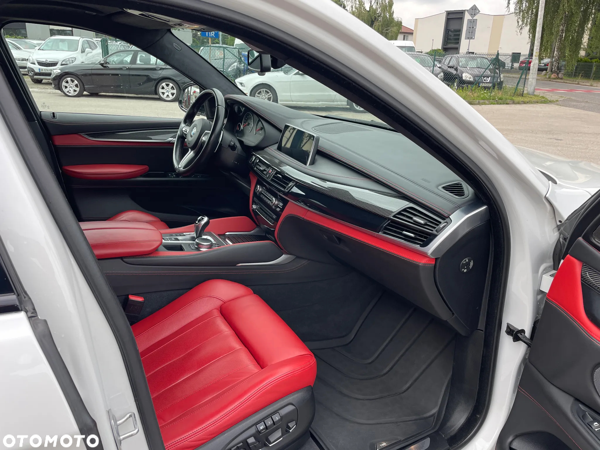 BMW X6M - 10