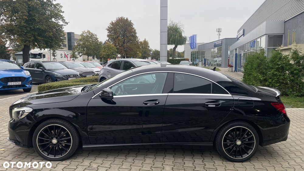 Mercedes-Benz CLA 180 7G-DCT AMG Line - 6