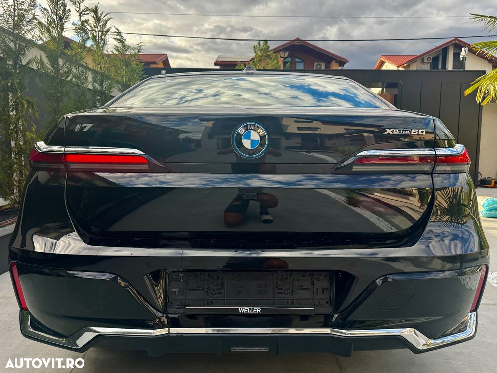 BMW i7 - 13