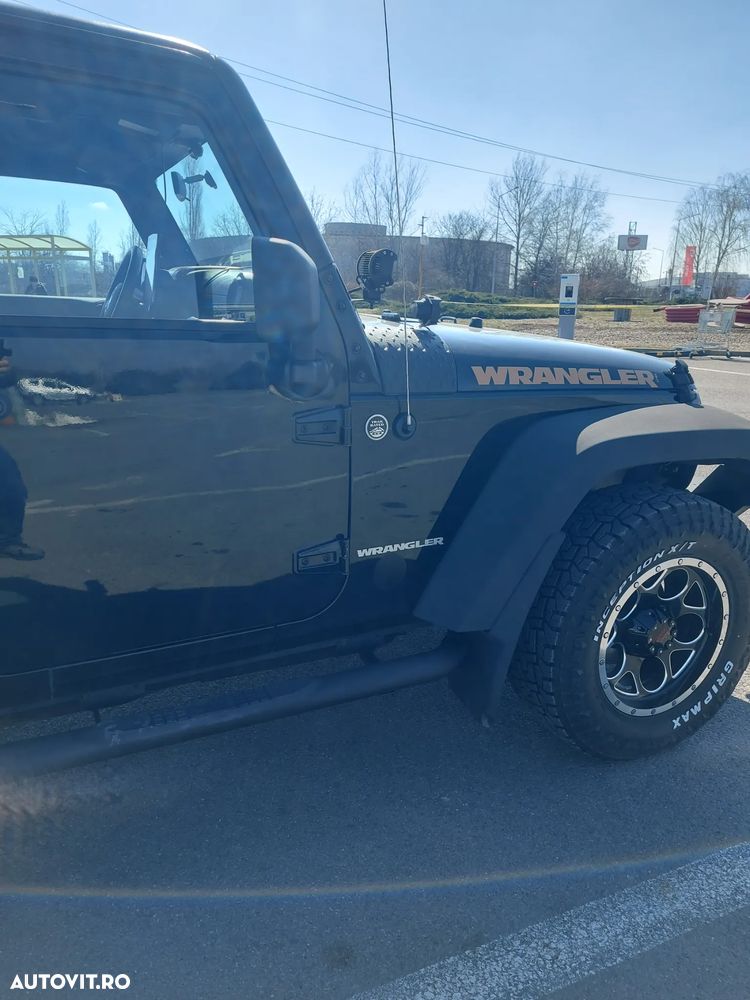 Jeep Wrangler - 8