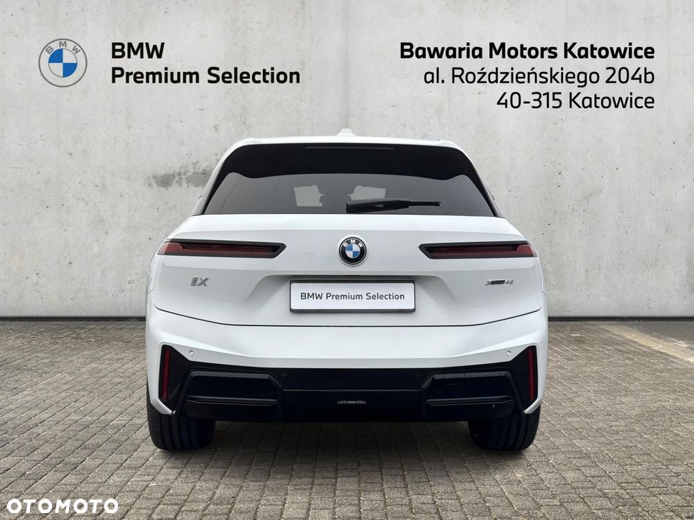 BMW iX - 9