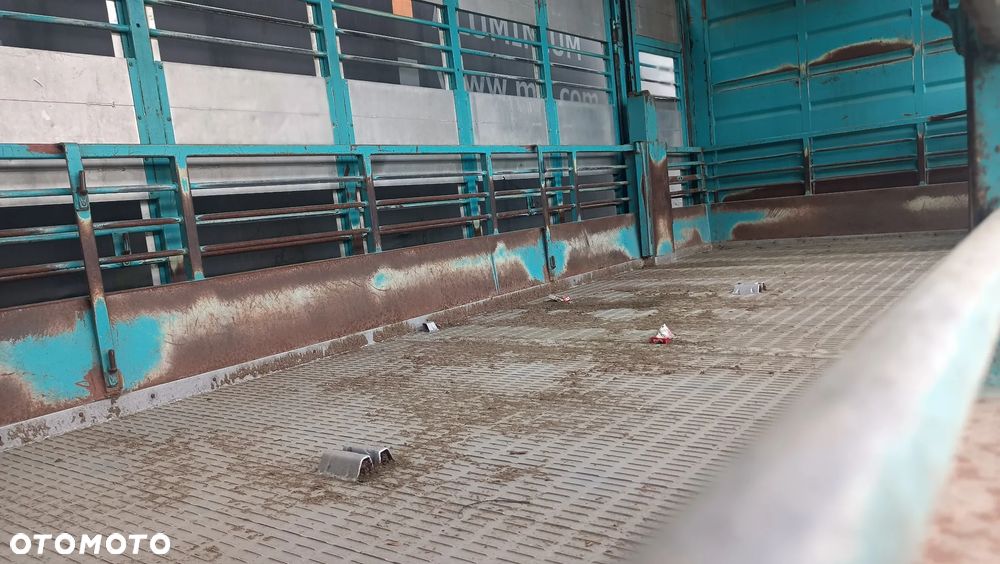 Zabudowa do przewozu zwierząt  żywca z wagą - 12