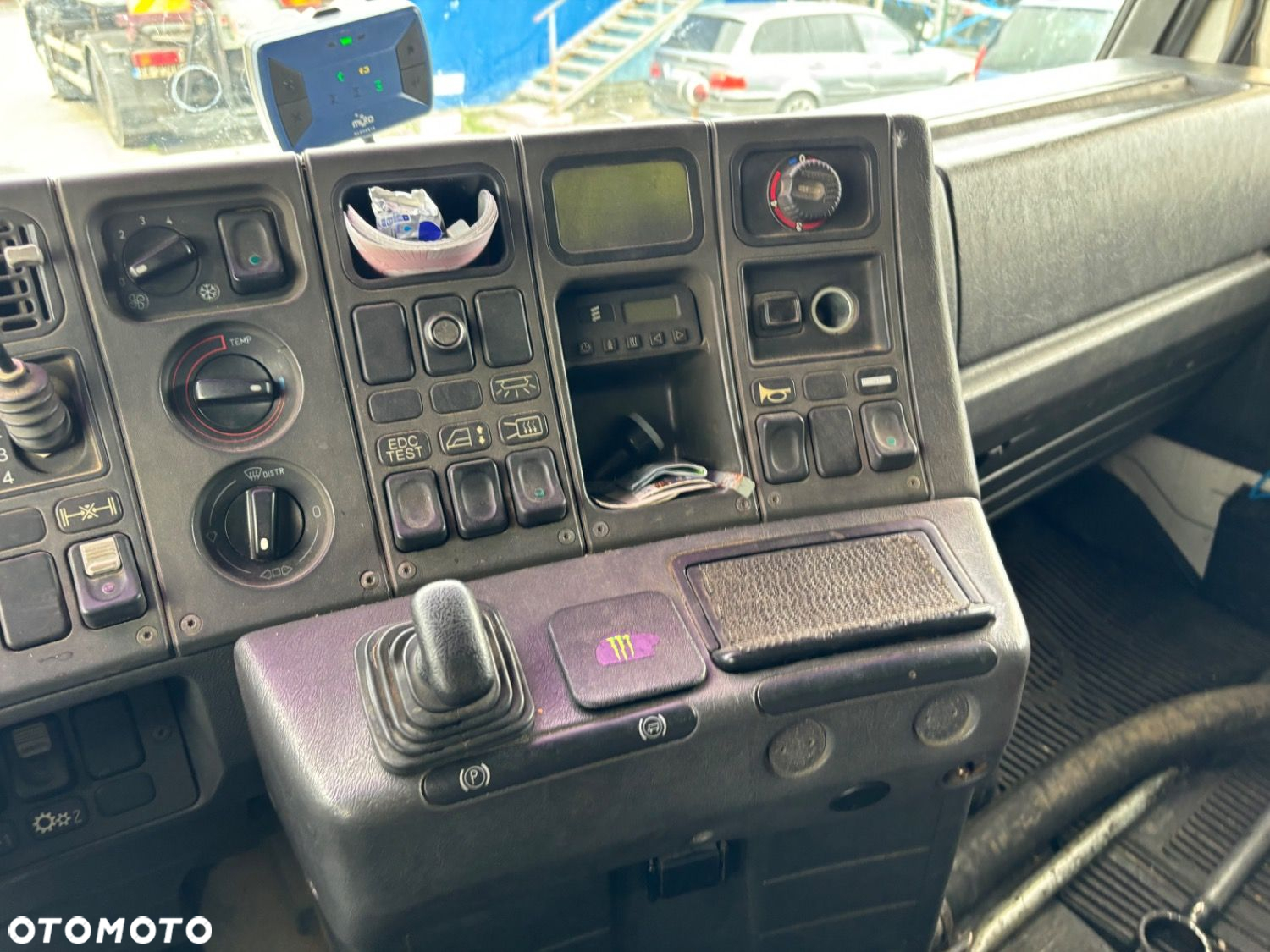 Scania T143 Ha 500 - 21