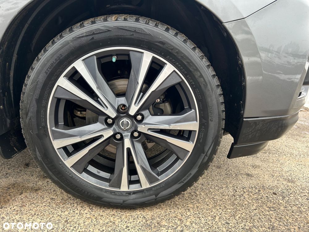 Nissan Pathfinder - 38