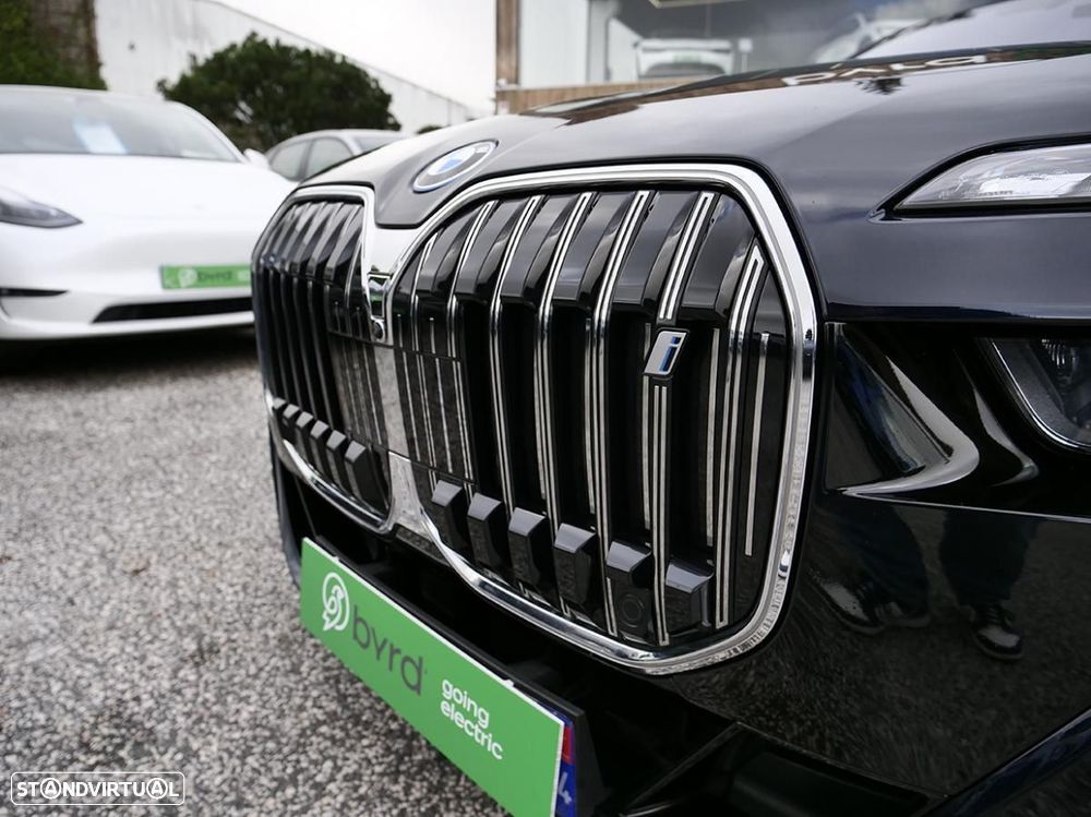 BMW i7 xDrive60 - 7