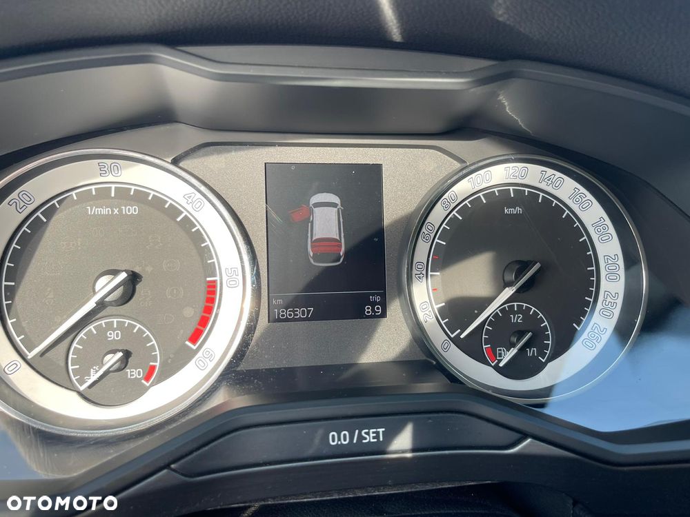 Skoda Superb 2.0 TDI Style DSG7 - 14