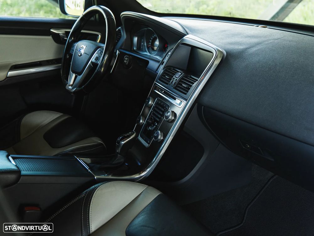 Volvo XC 60 D4 Geartronic Summum - 33