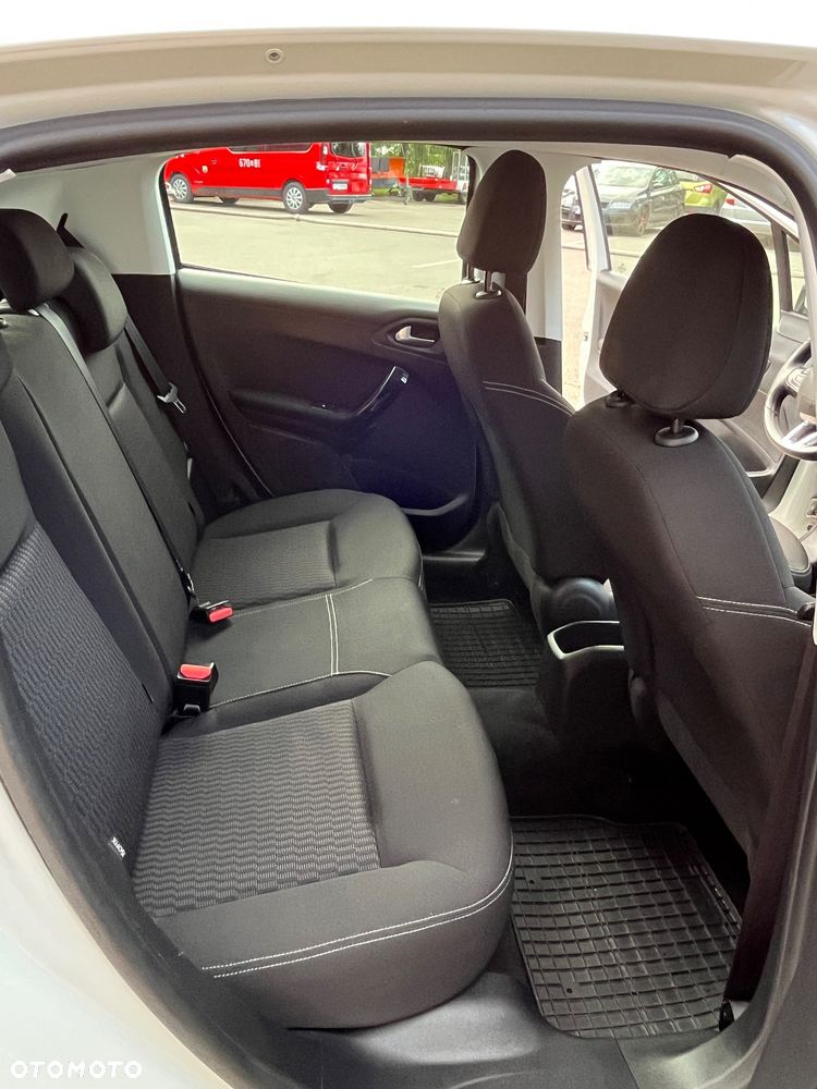 Peugeot 208 1.2 PureTech Active - 10